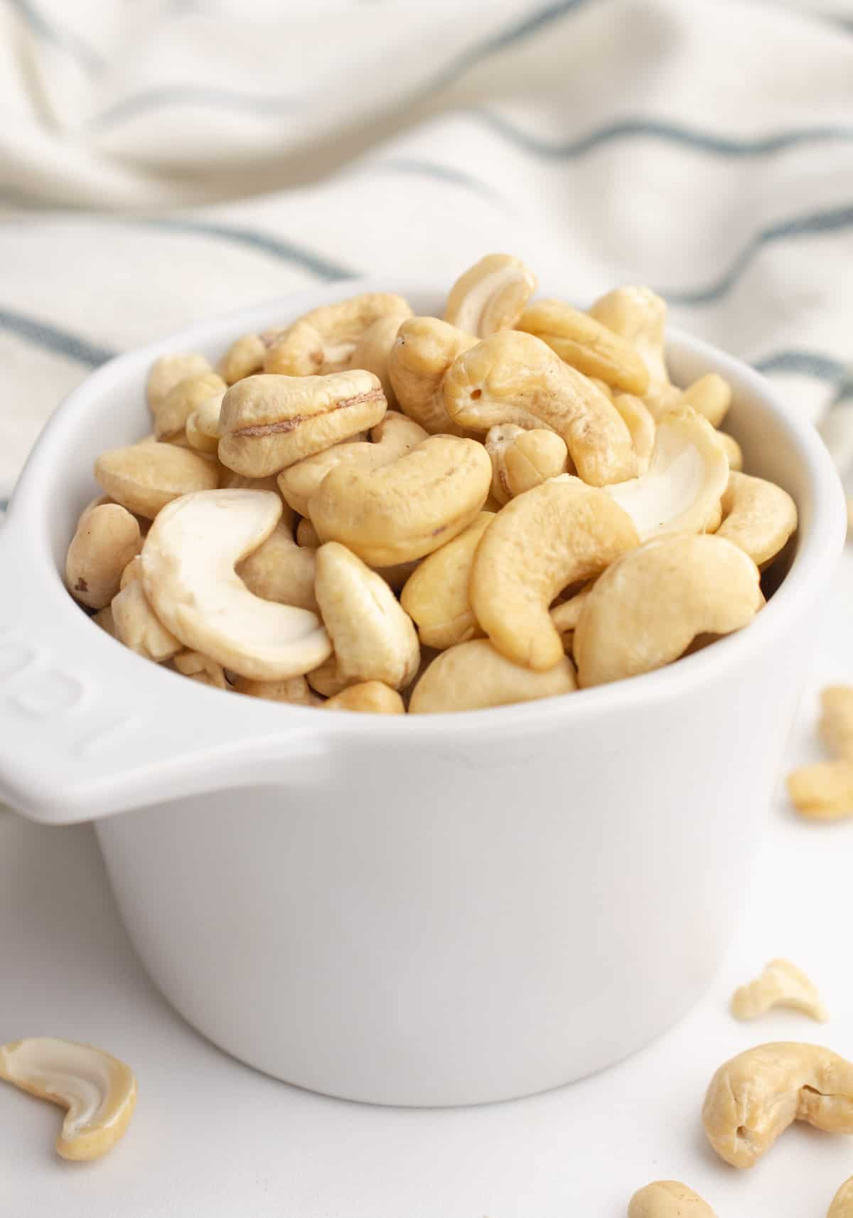https://www.whereyougetyourprotein.com/wp-content/uploads/2023/05/how-to-soak-cashews-1.jpg